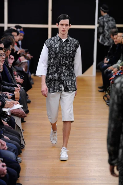 Look 3
